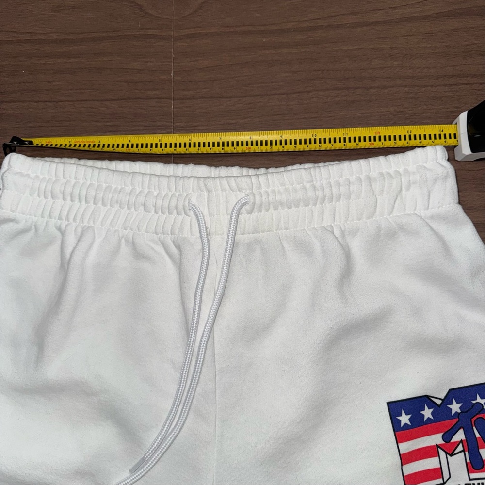 MTV Medium White Casual Pull On Drawstring Shorts‎ American Flag Y2K Retro Style - Picture 7 of 10